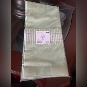 Princess House Green Tablecloth